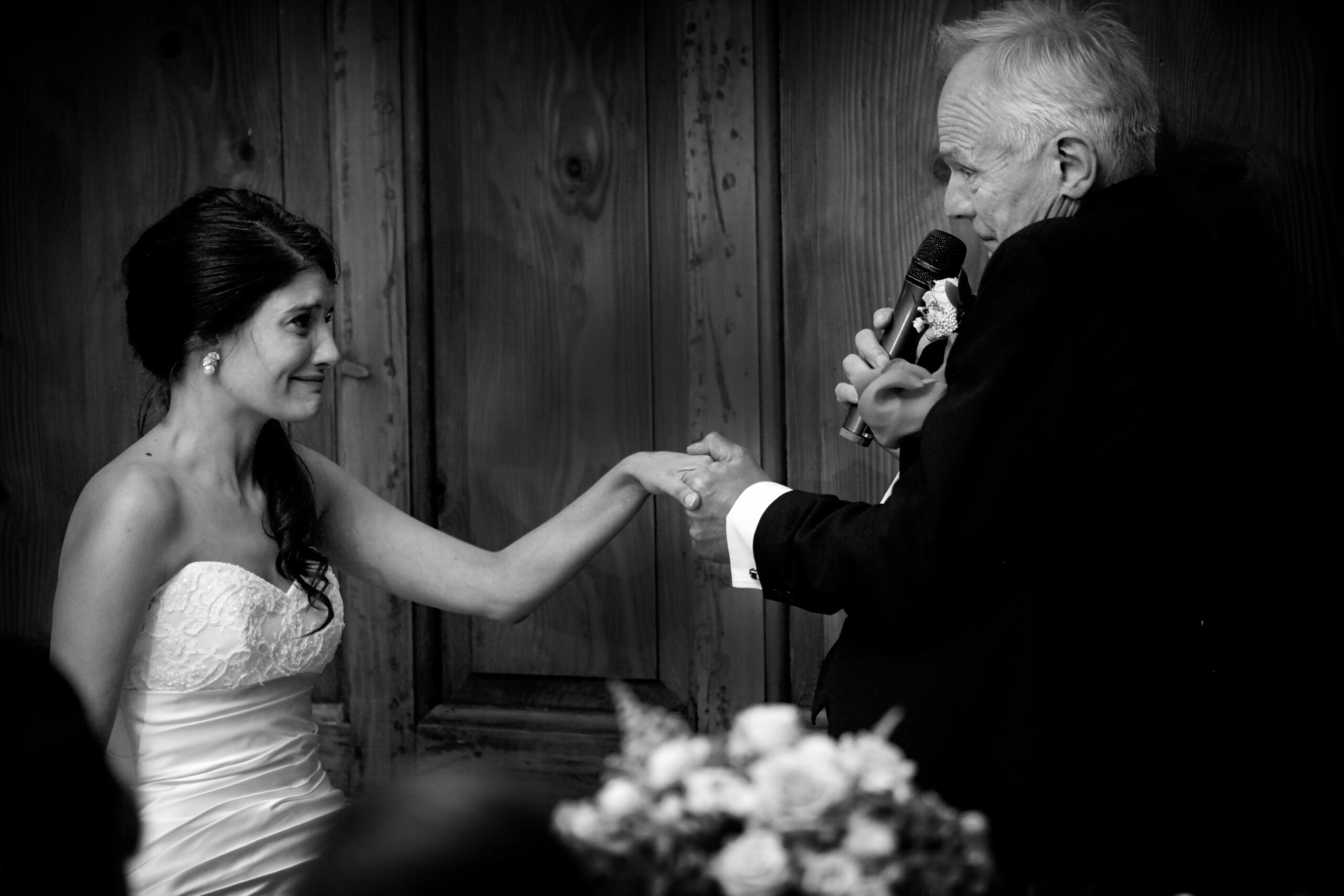 bridebook.co.uk-father of the bride gives speech black and white