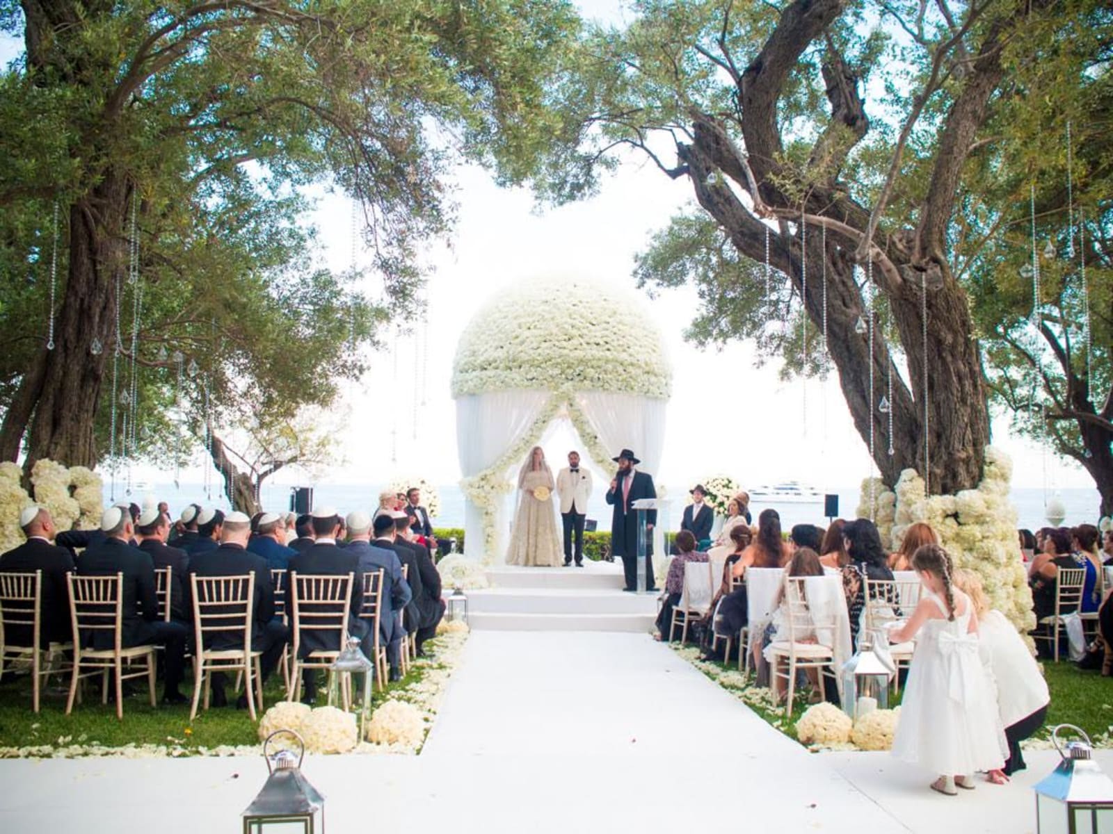 bridebook.co.uk-smashing-the-glass-beautiful white outdoor jewish weddings