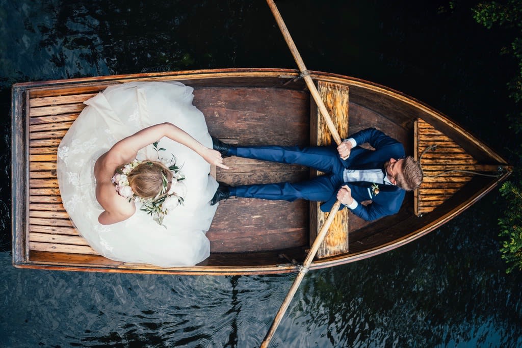 Bridebook.co.uk rowing boat transport