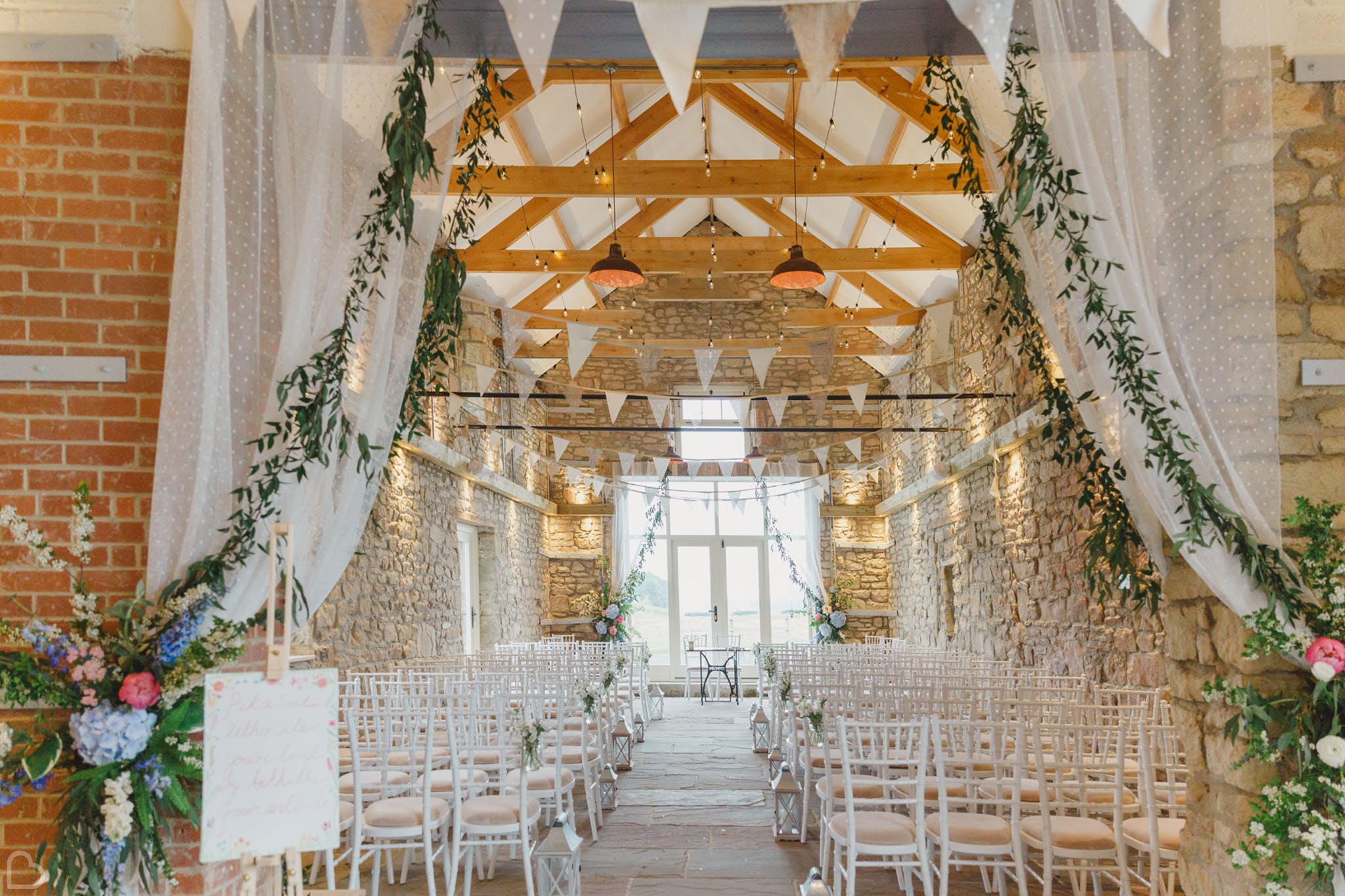 northside farm wedding venue ready to receive guests for ceremony