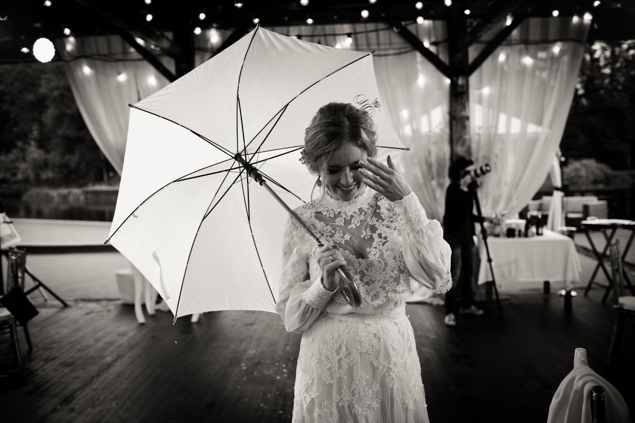 Bridebook.co.uk bride with umbrella 