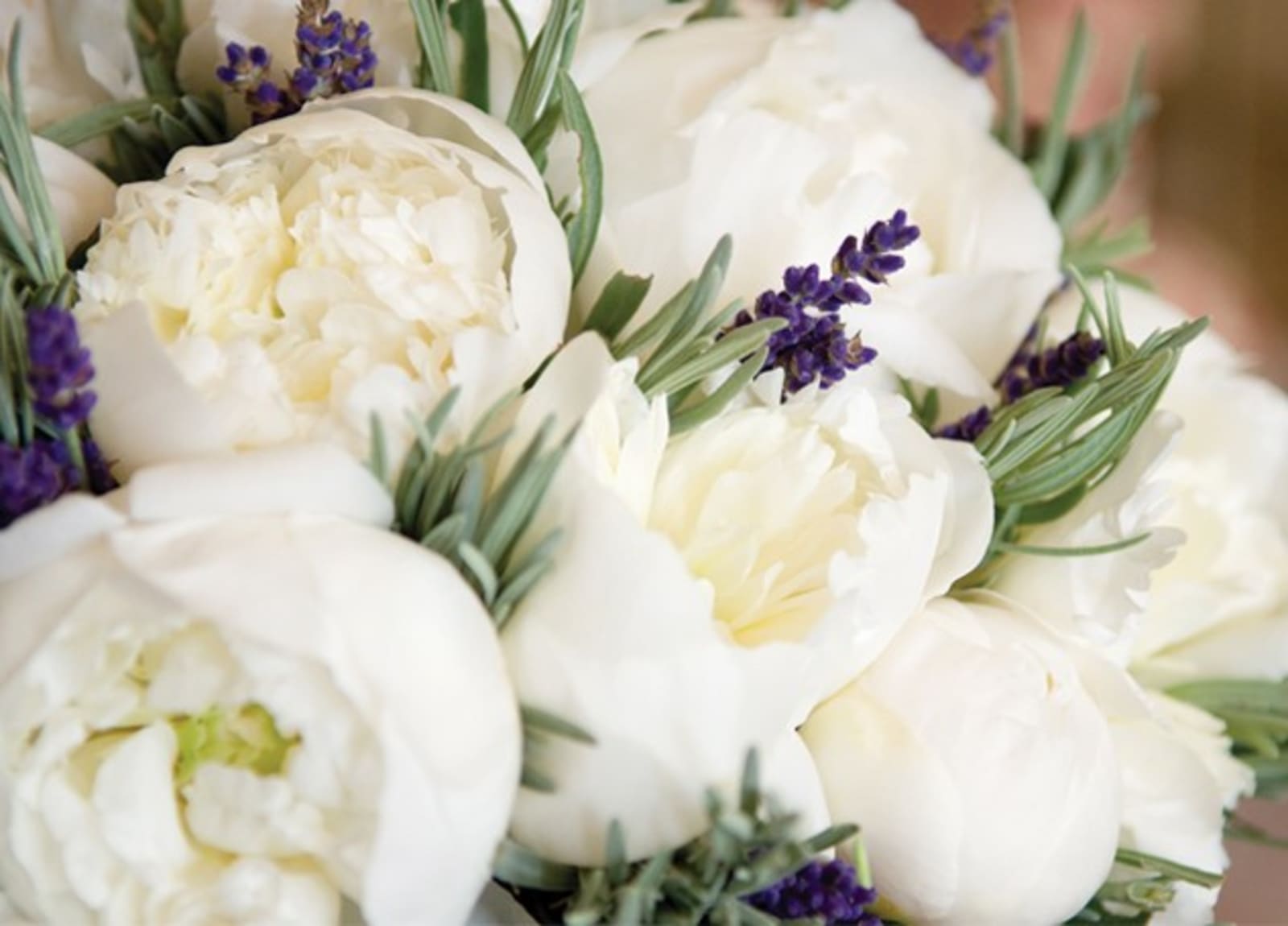 Bridebook.co.uk- white peony bouquet